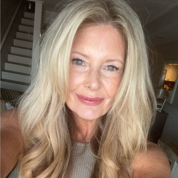 Meet your Posher, Brandy - Picture 1 of 1